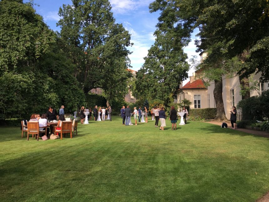 Na Britské ambasádě